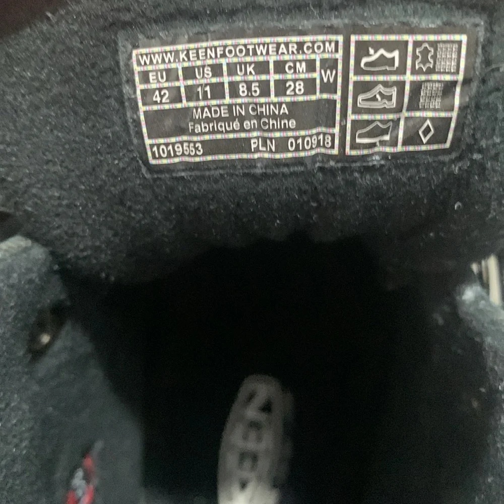 Keen Elsa II Quilted Waterproof Black Ankle Boots      ‎ size 11